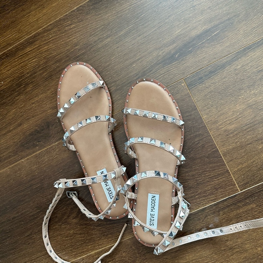 Steve Madden Tan Silver Crystal Sandals